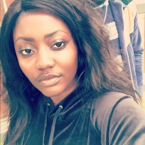 Meet your Posher, Afia